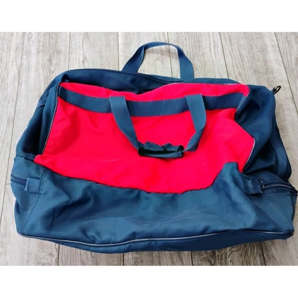 Eddie Bauer Red Duffle Bag Large Capacity‎ Outdoor Gear Nylon Logo Weekender - Picture 1 of 12